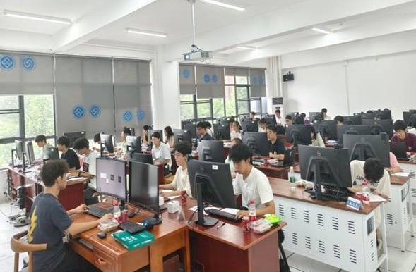 https://zzgl.csu.edu.cn/_vsl/A11628C1DD84757402A1A2B10F924E5D/61773C42/1BF8E